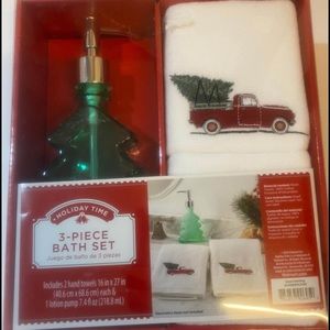 Holiday Hand Towel and Bath Set
